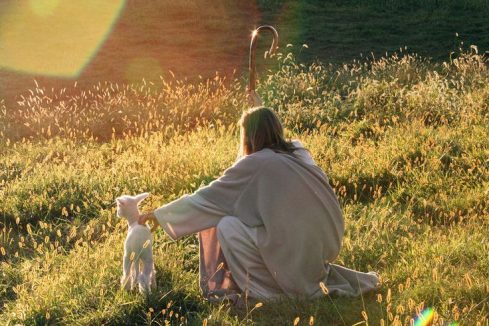 Jesus with lamb - Photo Credit: fanpop.com